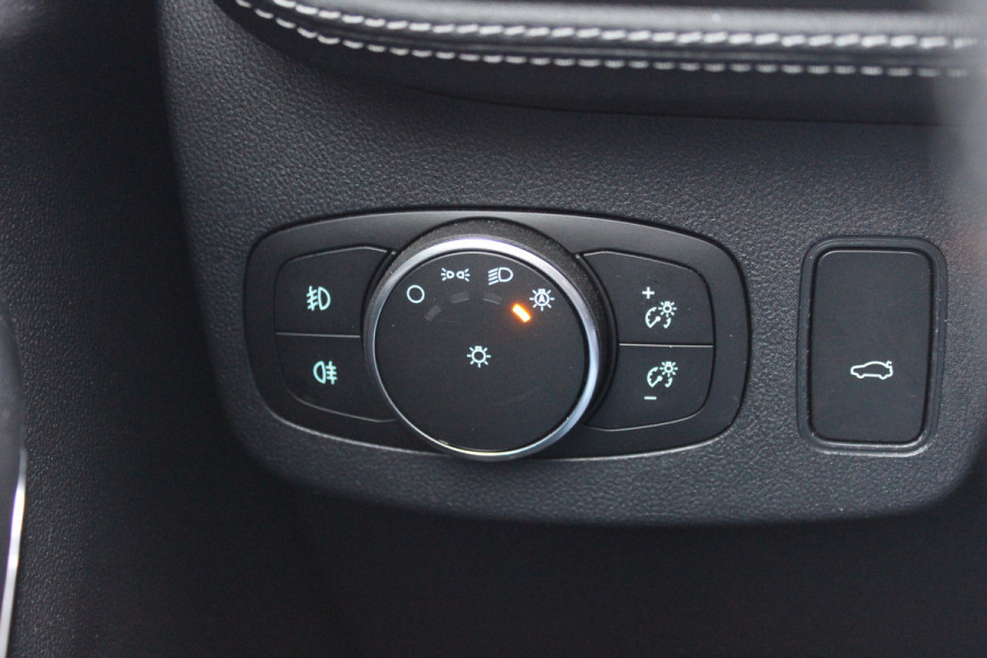 Ford Puma 1.0 EcoBoost Hybrid ST-Line X Vignale 155pk / NL Auto! / Full option! / Trekhaak / Panoramadak / Camera / Leder / CarPlay / B&O / 18'' / Keyless / Stuur+Stoelverwarming / Dodehoek / DAB / Verwarmde voorruit / ACC