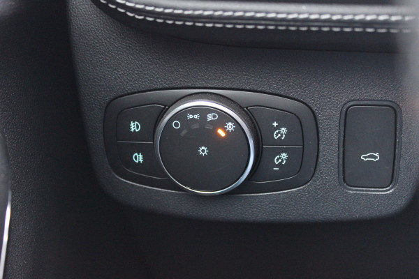 Ford Puma 1.0 EcoBoost Hybrid ST-Line X Vignale 155pk / NL Auto! / Full option! / Trekhaak / Panoramadak / Camera / Leder / CarPlay / B&O / 18'' / Keyless / Stuur+Stoelverwarming / Dodehoek / DAB / Verwarmde voorruit / ACC