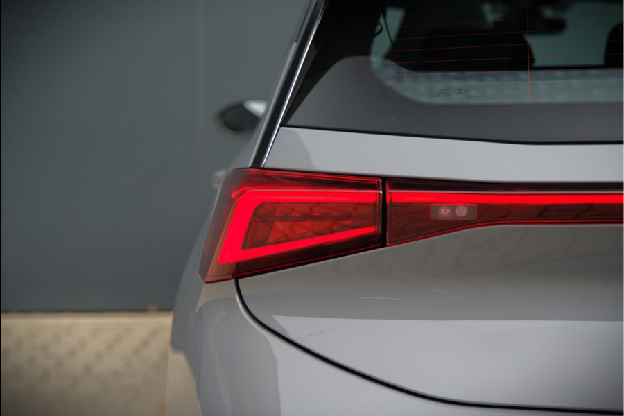 CUPRA Born Copper Edition One 62 kWh | Panoramadak | 360 Camera | Elektrische Stoelen | Massage | Stuurverwarming |  Head-Up Display | Keyless | Adaptive Cruise Control | Stoelverwarming | Apple Carplay | NAP | DAB |