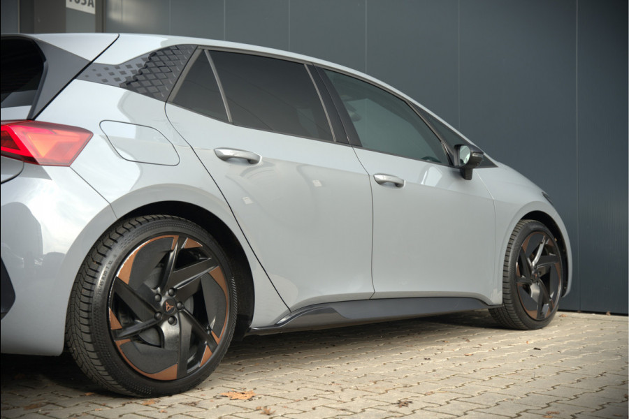 CUPRA Born Copper Edition One 62 kWh | Panoramadak | 360 Camera | Elektrische Stoelen | Massage | Stuurverwarming |  Head-Up Display | Keyless | Adaptive Cruise Control | Stoelverwarming | Apple Carplay | NAP | DAB |