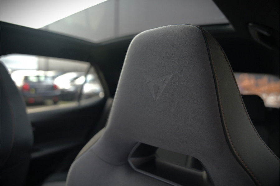 CUPRA Born Copper Edition One 62 kWh | Panoramadak | 360 Camera | Elektrische Stoelen | Massage | Stuurverwarming |  Head-Up Display | Keyless | Adaptive Cruise Control | Stoelverwarming | Apple Carplay | NAP | DAB |