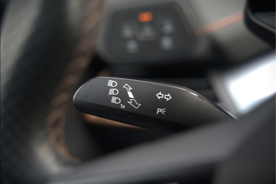 CUPRA Born Copper Edition One 62 kWh | Panoramadak | 360 Camera | Elektrische Stoelen | Massage | Stuurverwarming |  Head-Up Display | Keyless | Adaptive Cruise Control | Stoelverwarming | Apple Carplay | NAP | DAB |