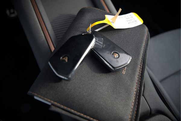 CUPRA Born Copper Edition One 62 kWh | Panoramadak | 360 Camera | Elektrische Stoelen | Massage | Stuurverwarming |  Head-Up Display | Keyless | Adaptive Cruise Control | Stoelverwarming | Apple Carplay | NAP | DAB |