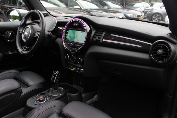 MINI Mini Electric Yours 33 kWh / SoH 95% / Full option! / Panoramadak / Camera / Head-up / Leder / Harman Kardon / Keyless / 17'' / CarPlay / Stoelverwarming / Matrix LED / DAB / Cruise Control