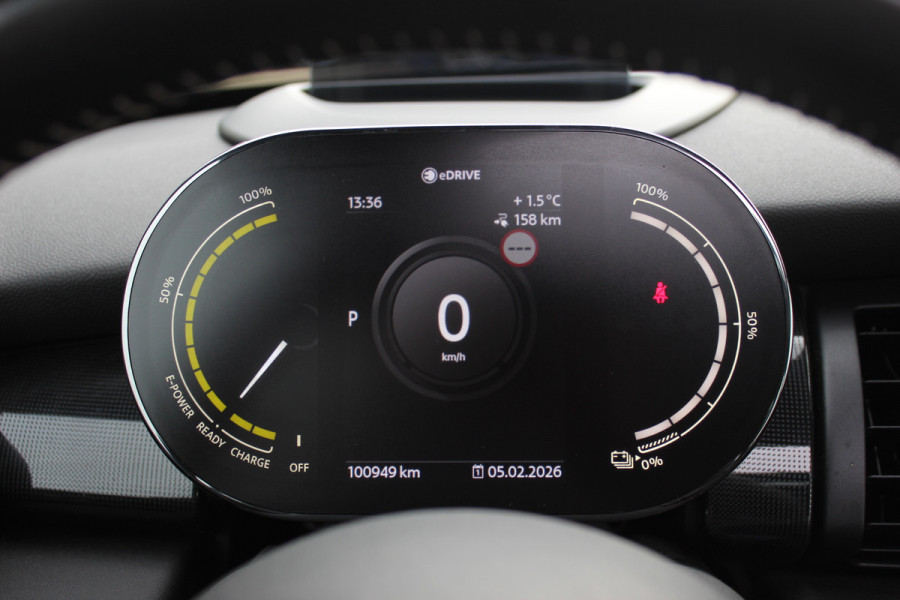 MINI Mini Electric Yours 33 kWh / SoH 95% / Full option! / Panoramadak / Camera / Head-up / Leder / Harman Kardon / Keyless / 17'' / CarPlay / Stoelverwarming / Matrix LED / DAB / Cruise Control