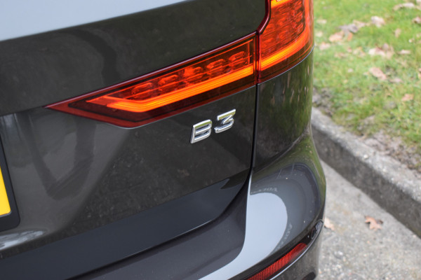 Volvo V60 B3 177PK Automaat Inscription | Trekhaak | ACC | Leder| Stuurverwarming | Elektr. Stoel