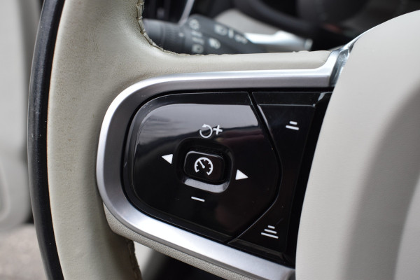Volvo V60 B3 177PK Automaat Inscription | Trekhaak | ACC | Leder| Stuurverwarming | Elektr. Stoel