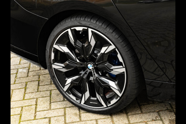 BMW 5 Serie Touring 530e M-Sport Pro - Pano - M-Zetels - Bowers & Wilkins - ACC - 21 inch