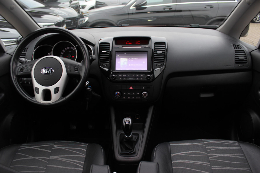 Kia Venga 1.4 CVVT Edition / Panoramadak / Camera / Half leder / Keyless / Navigatie / 16'' / Bluetooth / Armsteun voor