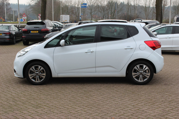 Kia Venga 1.4 CVVT Edition / Panoramadak / Camera / Half leder / Keyless / Navigatie / 16'' / Bluetooth / Armsteun voor