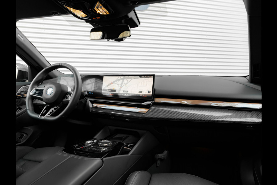BMW 5 Serie Touring 530e M-Sport Pro - Pano - M-Zetels - Bowers & Wilkins - ACC - 21 inch