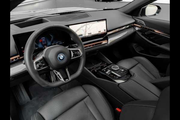 BMW 5 Serie Touring 530e M-Sport Pro - Pano - M-Zetels - Bowers & Wilkins - ACC - 21 inch