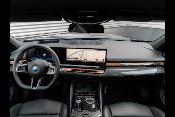 BMW 5 Serie Touring 530e M-Sport Pro - Pano - M-Zetels - Bowers & Wilkins - ACC - 21 inch
