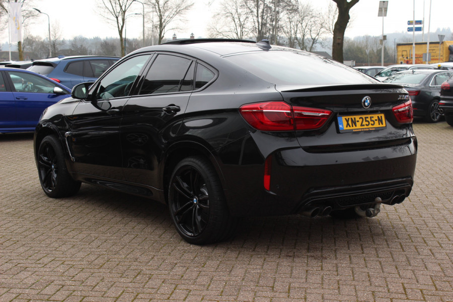 BMW X6 M / NL Auto! / Full option! / NIEUWSTAAT! / Trekhaak / Schuifdak / 360Camera / Carbon intr. / B&O / Softclose / Leder / 21'' / Standkachel / Entertainment System / Luchtvering / Stoelventilatie