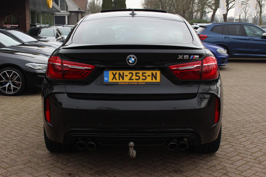 BMW X6 M / NL Auto! / Full option! / NIEUWSTAAT! / Trekhaak / Schuifdak / 360Camera / Carbon intr. / B&O / Softclose / Leder / 21'' / Standkachel / Entertainment System / Luchtvering / Stoelventilatie
