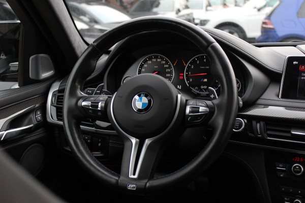 BMW X6 M / NL Auto! / Full option! / NIEUWSTAAT! / Trekhaak / Schuifdak / 360Camera / Carbon intr. / B&O / Softclose / Leder / 21'' / Standkachel / Entertainment System / Luchtvering / Stoelventilatie