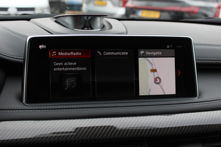 BMW X6 M / NL Auto! / Full option! / NIEUWSTAAT! / Trekhaak / Schuifdak / 360Camera / Carbon intr. / B&O / Softclose / Leder / 21'' / Standkachel / Entertainment System / Luchtvering / Stoelventilatie