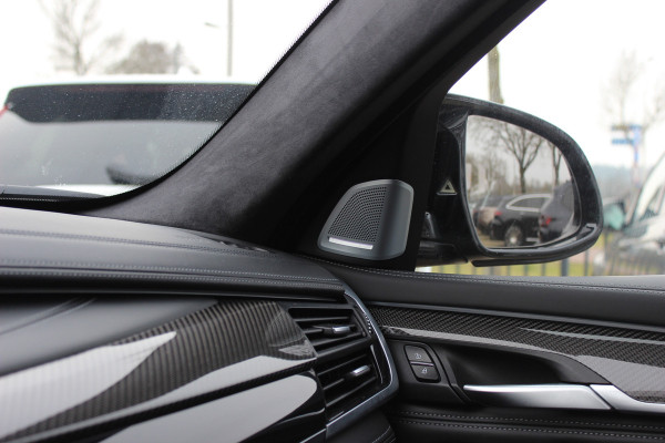 BMW X6 M / NL Auto! / Full option! / NIEUWSTAAT! / Trekhaak / Schuifdak / 360Camera / Carbon intr. / B&O / Softclose / Leder / 21'' / Standkachel / Entertainment System / Luchtvering / Stoelventilatie