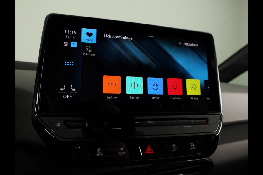 Volkswagen ID.3 First Plus 58 kWh 204 pk | Navigatie | Parkeersensoren | Achteruitrijcamera | Adaptieve cruise control | Matrix LED koplampen | Stoelverwarming |
