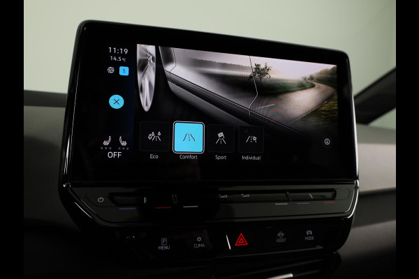 Volkswagen ID.3 First Plus 58 kWh 204 pk | Navigatie | Parkeersensoren | Achteruitrijcamera | Adaptieve cruise control | Matrix LED koplampen | Stoelverwarming |