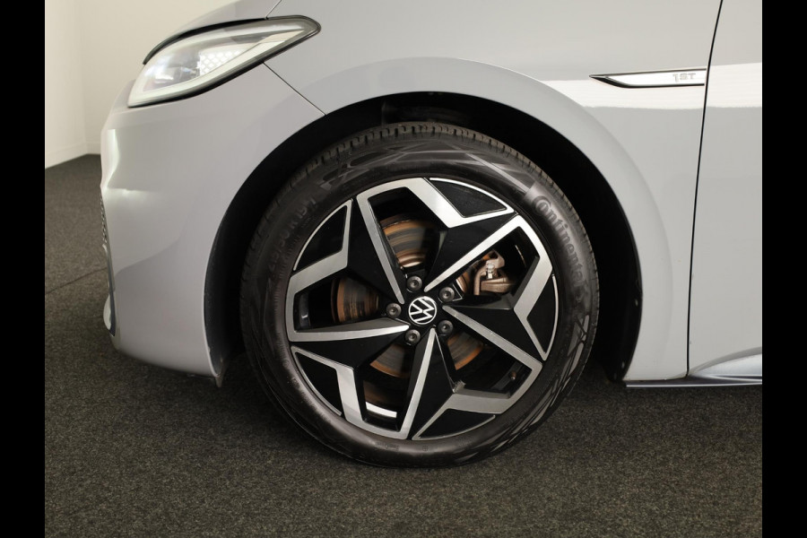 Volkswagen ID.3 First Plus 58 kWh 204 pk | Navigatie | Parkeersensoren | Achteruitrijcamera | Adaptieve cruise control | Matrix LED koplampen | Stoelverwarming |