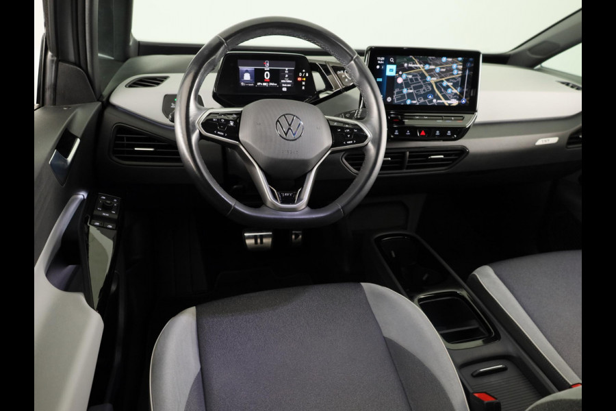 Volkswagen ID.3 First Plus 58 kWh 204 pk | Navigatie | Parkeersensoren | Achteruitrijcamera | Adaptieve cruise control | Matrix LED koplampen | Stoelverwarming |