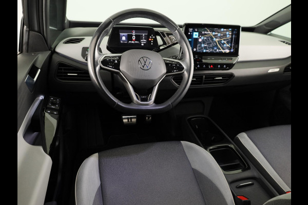 Volkswagen ID.3 First Plus 58 kWh 204 pk | Navigatie | Parkeersensoren | Achteruitrijcamera | Adaptieve cruise control | Matrix LED koplampen | Stoelverwarming |