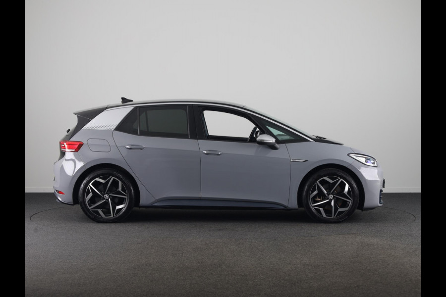 Volkswagen ID.3 First Plus 58 kWh 204 pk | Navigatie | Parkeersensoren | Achteruitrijcamera | Adaptieve cruise control | Matrix LED koplampen | Stoelverwarming |
