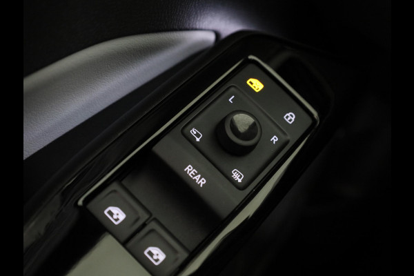 Volkswagen ID.3 First Plus 58 kWh 204 pk | Navigatie | Parkeersensoren | Achteruitrijcamera | Adaptieve cruise control | Matrix LED koplampen | Stoelverwarming |