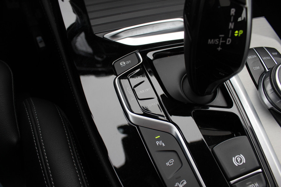 BMW X4 xDrive20i High Exe. M Sport / Panoramadak / 360Camera / Leder / 20'' / Harman Kardon / Navigatie / Dodehoek / DAB / Stoelverwarming / ACC