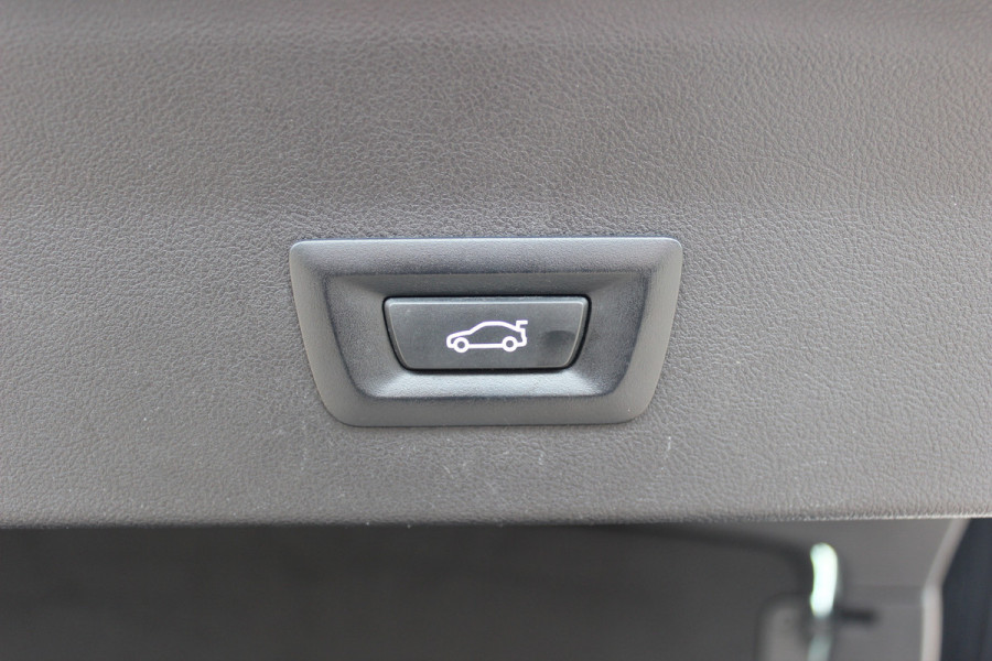 BMW X4 xDrive20i High Exe. M Sport / Panoramadak / 360Camera / Leder / 20'' / Harman Kardon / Navigatie / Dodehoek / DAB / Stoelverwarming / ACC