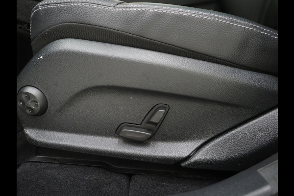 Mercedes-Benz GLC 300e 4MATIC Premium | Panoramadak | Head Up | Trekhaak | Leder | 360 | Adaptive Cruise | Carplay