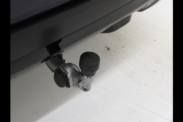 Mercedes-Benz GLC 300e 4MATIC Premium | Panoramadak | Head Up | Trekhaak | Leder | 360 | Adaptive Cruise | Carplay