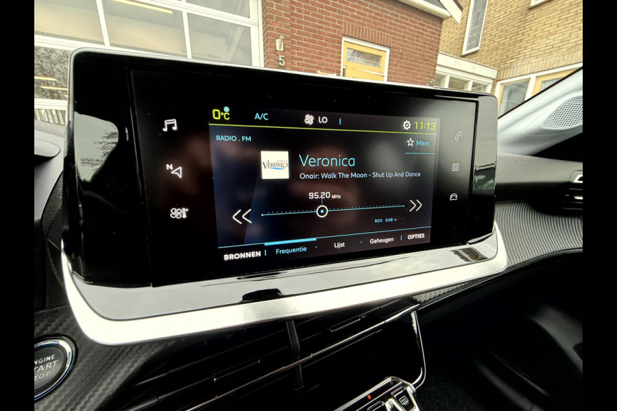 Peugeot e-208 SOH 92.1%, EV Allure Pack 50 kWh 38126km, Camera, App Connect