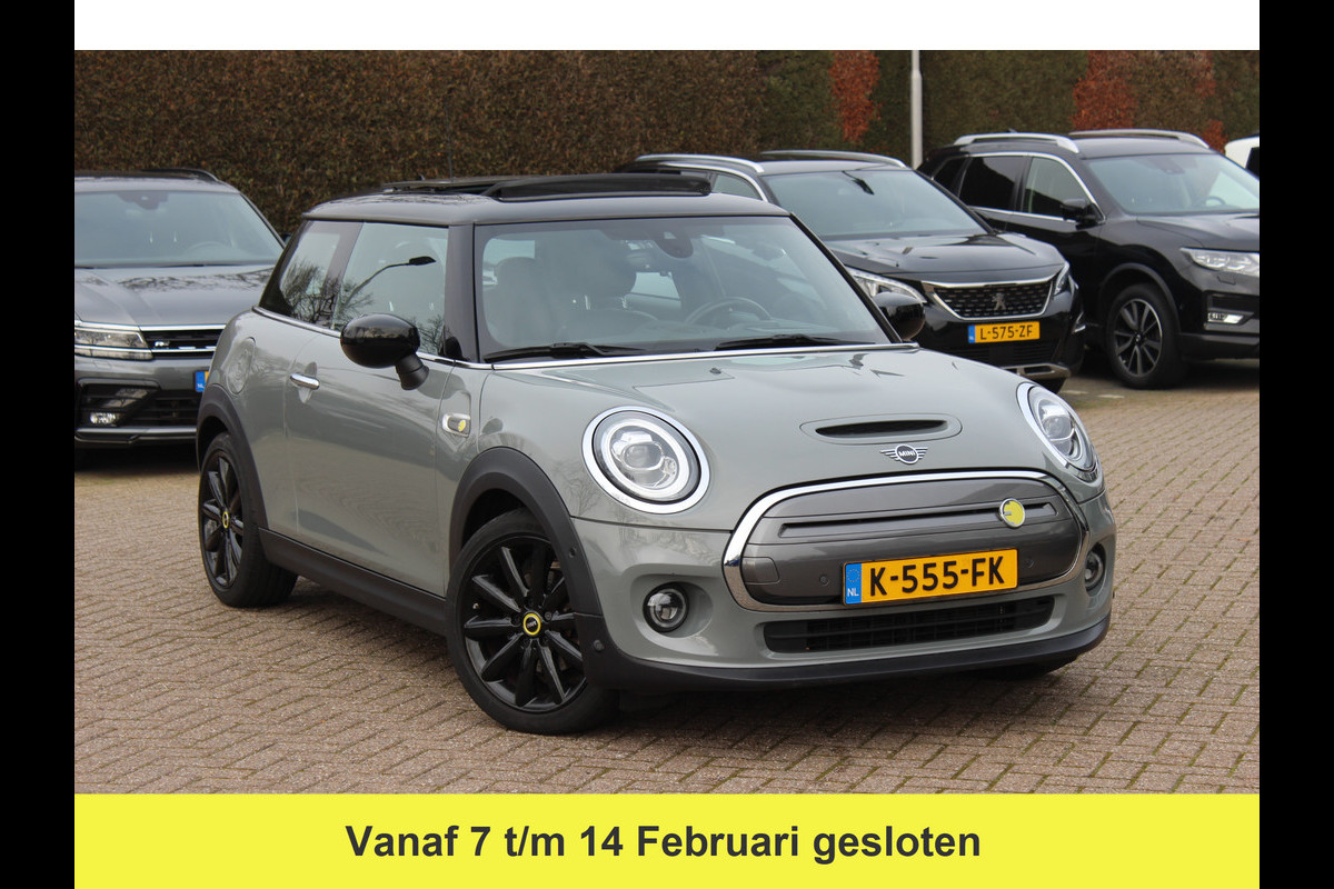 MINI Mini Electric Yours 33 kWh / SoH 95% / Full option! / Panoramadak / Camera / Head-up / Leder / Harman Kardon / Keyless / 17'' / CarPlay / Stoelverwarming / Matrix LED / DAB / Cruise Control