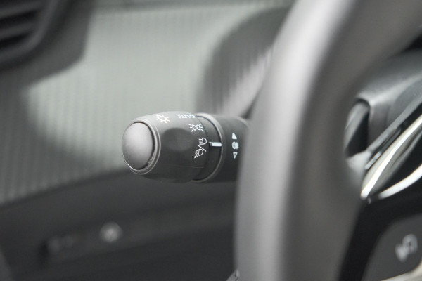 Peugeot 2008 Hybrid 145 e-DCS6 Allure | 360 Camera | Adaptieve Cruise Control | Dodehoekdetectie | Navigatie