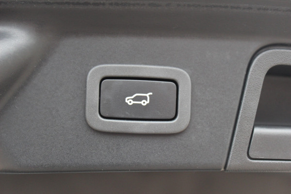 Land Rover Range Rover Velar 3.0 V6 SC AWD R-Dynamic S / Panoramadak / Camera / Leder / Meridian / 21'' / Stoelventilatie+Massage / Entertainment System / Keyless / Navigatie / Stoelverwarming 4x / Cruise Control