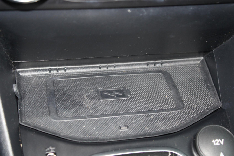 Ford Fiesta 1.0 EcoBoost 125 PK Hybrid Vignale | Trekhaak | Camera | Lederen bekleding | Adaptieve Cruise Control | BLIS | Keyless Entry | Navigatie | Winterpack