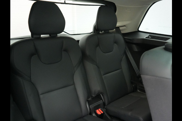 Volvo XC90 T8 Recharge AWD Plus Bright LONG RANGE Plug In Hybrid 7 Persoon 456pk Dealer O.H PHEV | Trekhaak Af Fabriek | Panodak | Adaptive Cruise | Camera | Lederen Sportstoelen Memory & Verwarmd | Pilot Assist | Blis | Keyless | Apple Carplay | Navigatie | Virtual | DAB |
