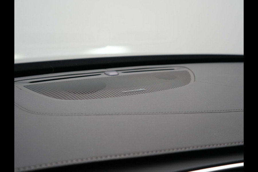 Volvo XC90 T8 Recharge AWD Plus Bright LONG RANGE Plug In Hybrid 7 Persoon 456pk Dealer O.H PHEV | Trekhaak Af Fabriek | Panodak | Adaptive Cruise | Camera | Lederen Sportstoelen Memory & Verwarmd | Pilot Assist | Blis | Keyless | Apple Carplay | Navigatie | Virtual | DAB |