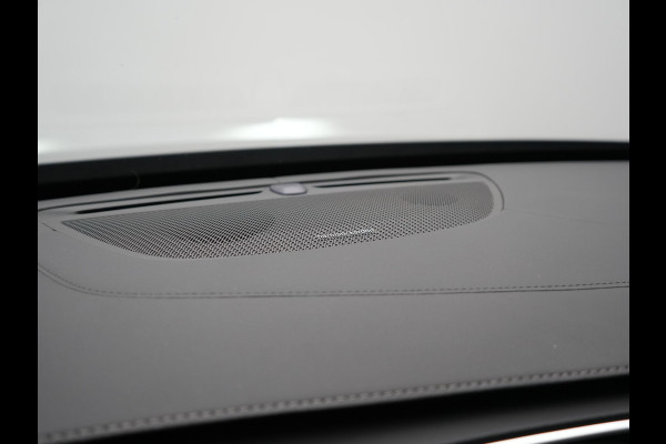 Volvo XC90 T8 Recharge AWD Plus Bright LONG RANGE Plug In Hybrid 7 Persoon 456pk Dealer O.H PHEV | Trekhaak Af Fabriek | Panodak | Adaptive Cruise | Camera | Lederen Sportstoelen Memory & Verwarmd | Pilot Assist | Blis | Keyless | Apple Carplay | Navigatie | Virtual | DAB |