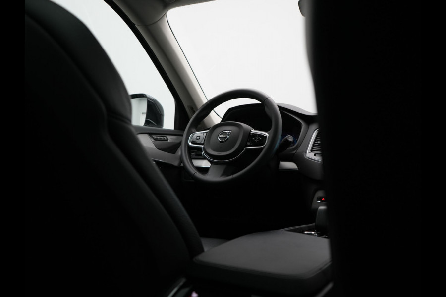 Volvo XC90 T8 Recharge AWD Plus Bright LONG RANGE Plug In Hybrid 7 Persoon 456pk Dealer O.H PHEV | Trekhaak Af Fabriek | Panodak | Adaptive Cruise | Camera | Lederen Sportstoelen Memory & Verwarmd | Pilot Assist | Blis | Keyless | Apple Carplay | Navigatie | Virtual | DAB |