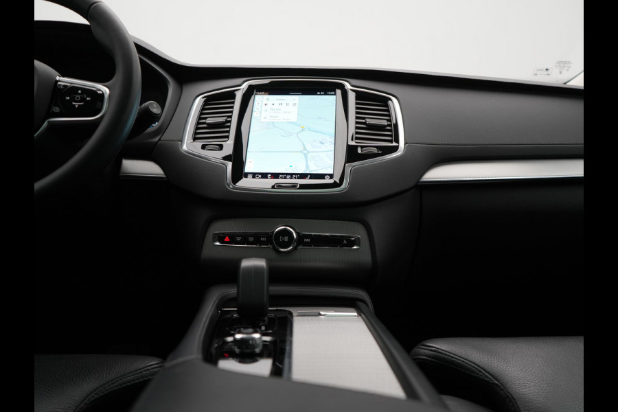 Volvo XC90 T8 Recharge AWD Plus Bright LONG RANGE Plug In Hybrid 7 Persoon 456pk Dealer O.H PHEV | Trekhaak Af Fabriek | Panodak | Adaptive Cruise | Camera | Lederen Sportstoelen Memory & Verwarmd | Pilot Assist | Blis | Keyless | Apple Carplay | Navigatie | Virtual | DAB |