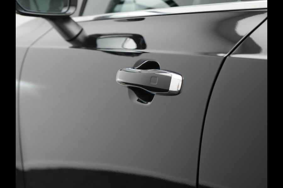 Volvo XC90 T8 Recharge AWD Plus Bright LONG RANGE Plug In Hybrid 7 Persoon 456pk Dealer O.H PHEV | Trekhaak Af Fabriek | Panodak | Adaptive Cruise | Camera | Lederen Sportstoelen Memory & Verwarmd | Pilot Assist | Blis | Keyless | Apple Carplay | Navigatie | Virtual | DAB |