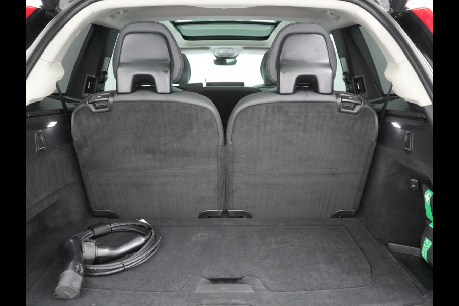Volvo XC90 T8 Recharge AWD Plus Bright LONG RANGE Plug In Hybrid 7 Persoon 456pk Dealer O.H PHEV | Trekhaak Af Fabriek | Panodak | Adaptive Cruise | Camera | Lederen Sportstoelen Memory & Verwarmd | Pilot Assist | Blis | Keyless | Apple Carplay | Navigatie | Virtual | DAB |