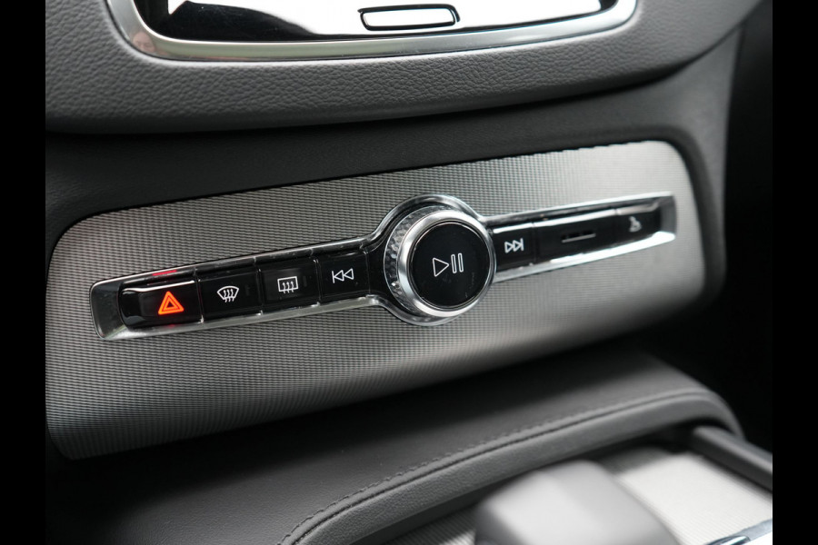 Volvo XC90 T8 Recharge AWD Plus Bright LONG RANGE Plug In Hybrid 7 Persoon 456pk Dealer O.H PHEV | Trekhaak Af Fabriek | Panodak | Adaptive Cruise | Camera | Lederen Sportstoelen Memory & Verwarmd | Pilot Assist | Blis | Keyless | Apple Carplay | Navigatie | Virtual | DAB |
