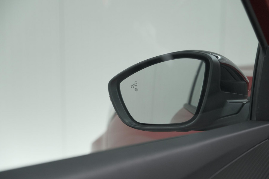 Peugeot 2008 1.2 Hybrid 145 Allure | 360 Camera | Adaptieve Cruise Control | Dodehoekdetectie | Apple Carplay