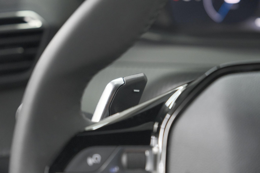 Peugeot 2008 1.2 Hybrid 145 Allure | 360 Camera | Adaptieve Cruise Control | Dodehoekdetectie | Apple Carplay