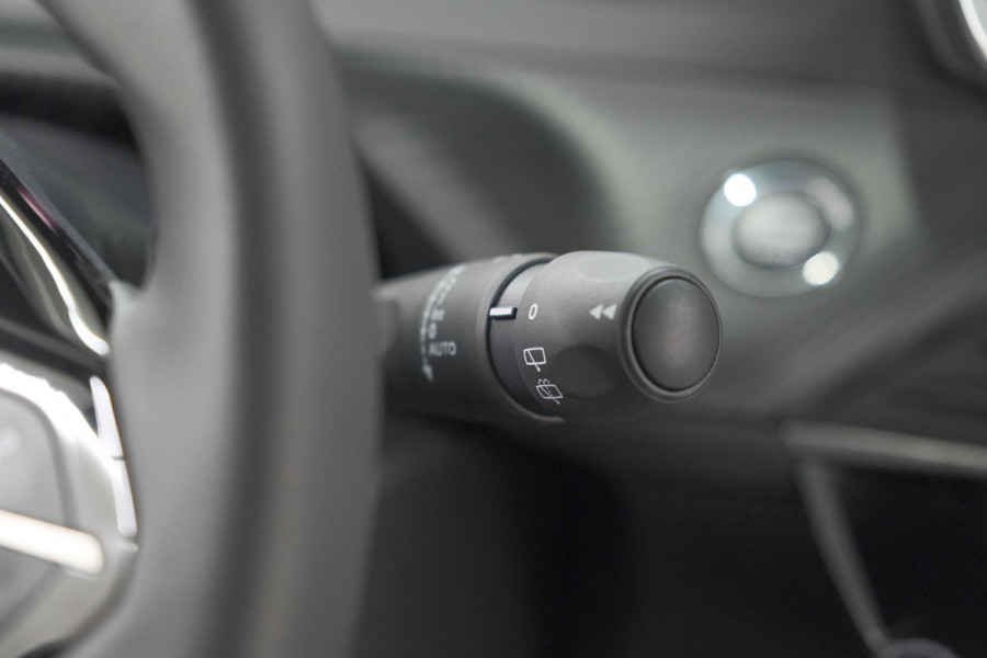 Peugeot 2008 1.2 Hybrid 145 Allure | 360 Camera | Adaptieve Cruise Control | Dodehoekdetectie | Apple Carplay