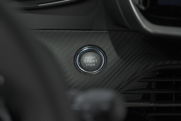 Peugeot 2008 1.2 Hybrid 145 Allure | 360 Camera | Adaptieve Cruise Control | Dodehoekdetectie | Apple Carplay